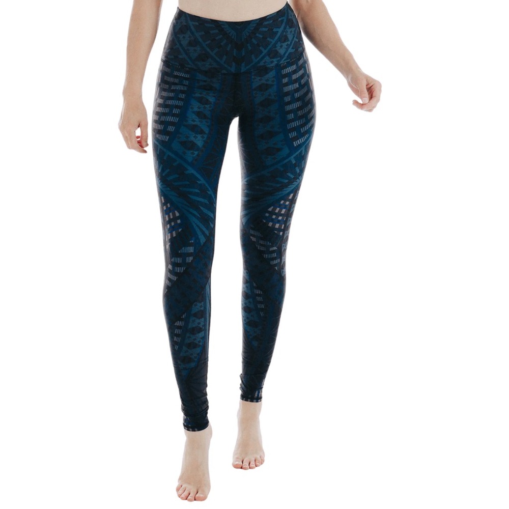 Yoga Democracy Women's HR Leggings sz Medium Warrior One Blue Black Recycled